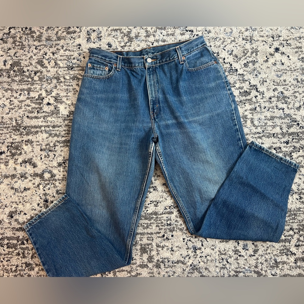 Levi's 550 Relaxed Fit Tapered Leg High Rise 18
